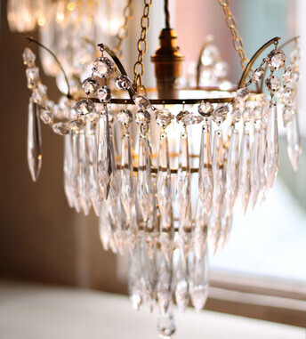 MODERN CRYSTAL CHANDELIER