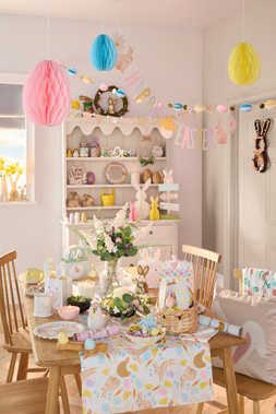 B&M HOME SS26 // EASTER // EASTER DECORATION 6PK £2.50 // STANDING EASTER SIGN £5 // EASTER THROW £5 //