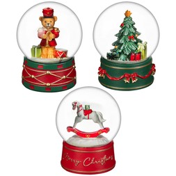 Traditional Snow Globe £6 each (399582)