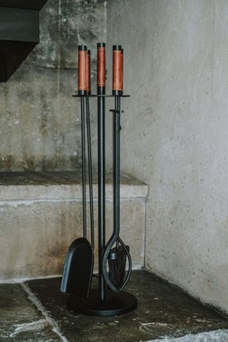 LEATHER HANDLE FIRESIDE COMPANION SET