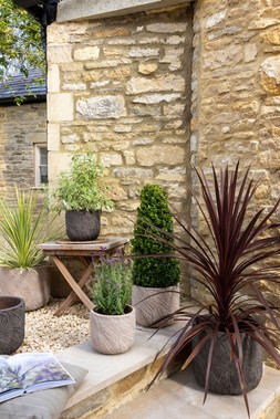 OUTDOOR EDEN BLACK WASH TERRACOTTA LEAF PLANTER SET OF 3