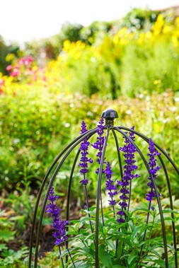 OUTDOOR PLANT SUPPORT ZINC H50CM W26CM