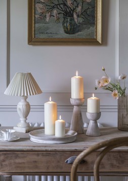 PADSTOW WHITE WASH WOODEN CANDLE TRAY D28CM £29.99