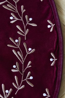 Ruby Velvet Misletoe Tree Skirt &pound;59.99 2