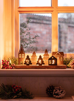 WOODEN ADVENT TEALIGHT HOLDER WITH METAL ACCESSORIES
