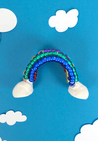 https://az.prshots.co.uk/contents/archives/3746/1580/images/thumb350x287_auto/hobbycraft_kids-bead-rainbow-making-5_thumb.jpg
