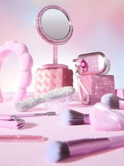  PRIMARK MP MINI MANICURE CZK, 150.00 PLN, 22.00 RON PRIMARK MP PHONE MIRROR £3.00, €3.50, 550.00 CZK, 110.00 PLN, 17.00 RON PRI